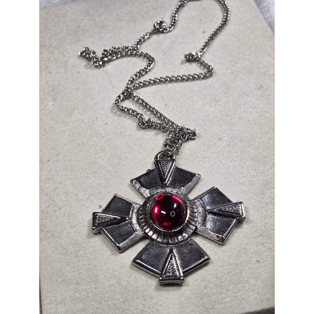 JPI 2000 Y2K Gothic Red Cabochon Maltese Cross Pewter Pendant Necklace 20"